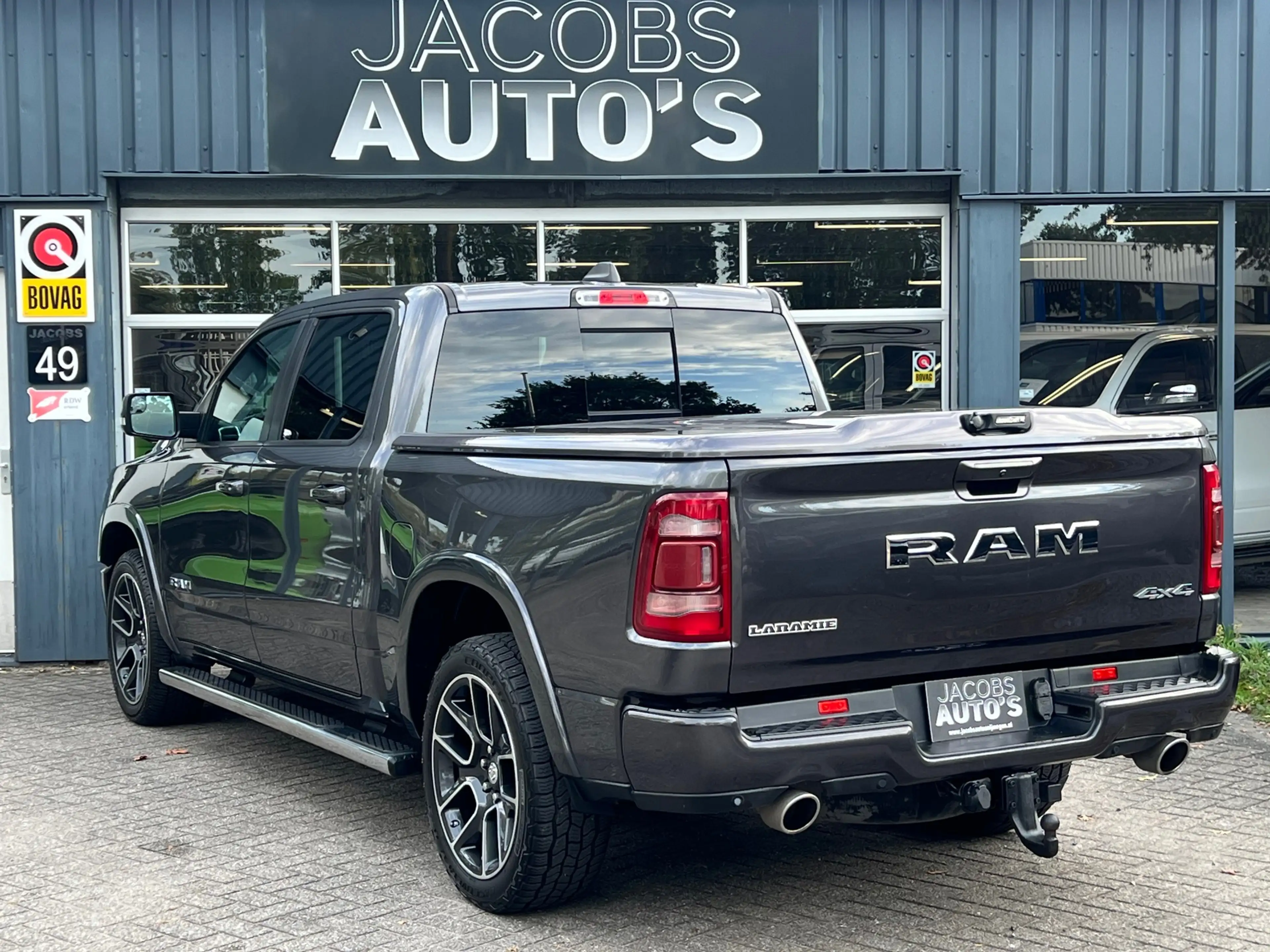 Dodge RAM 1500 5.7 V8 4x4 Crew Cab Laramie — photo 7