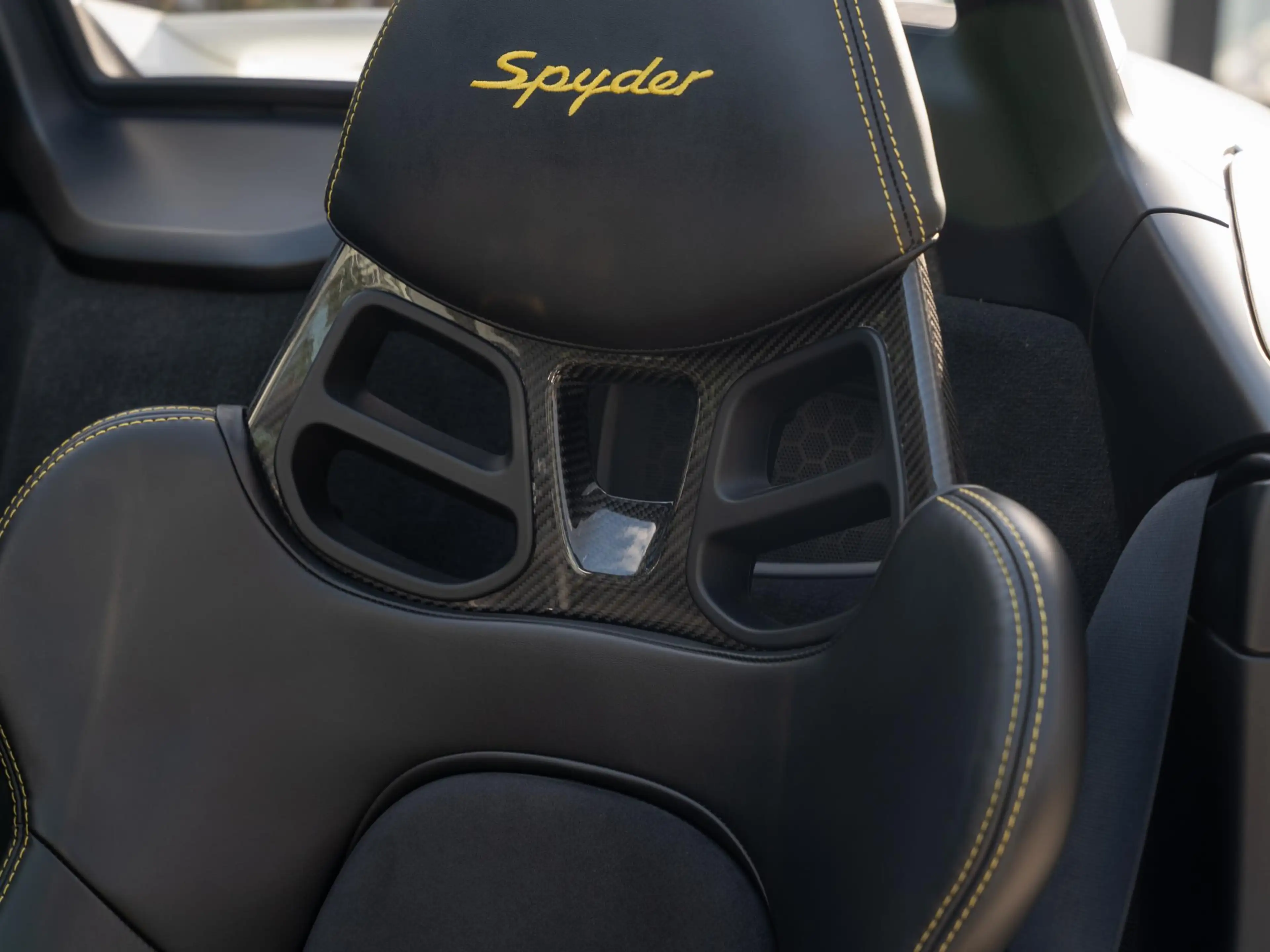 Porsche Boxster Spyder 3.8 — photo 11