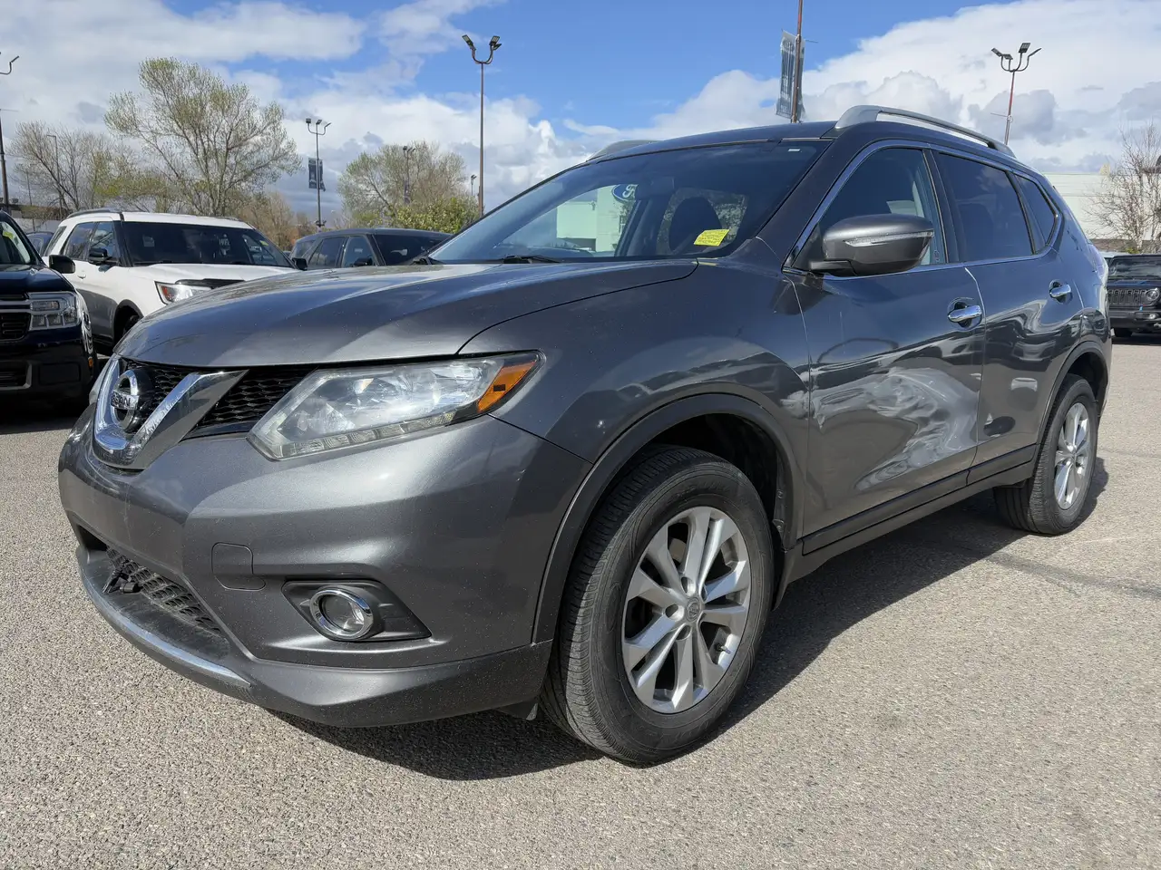 Nissan Rogue снимка Nissan Rogue