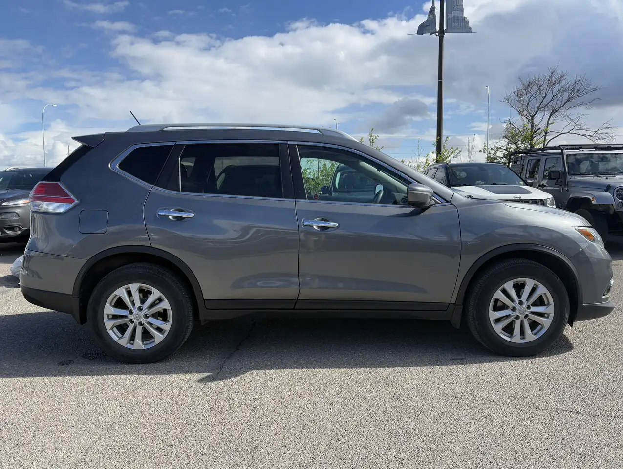 Nissan Rogue снимка Nissan Rogue