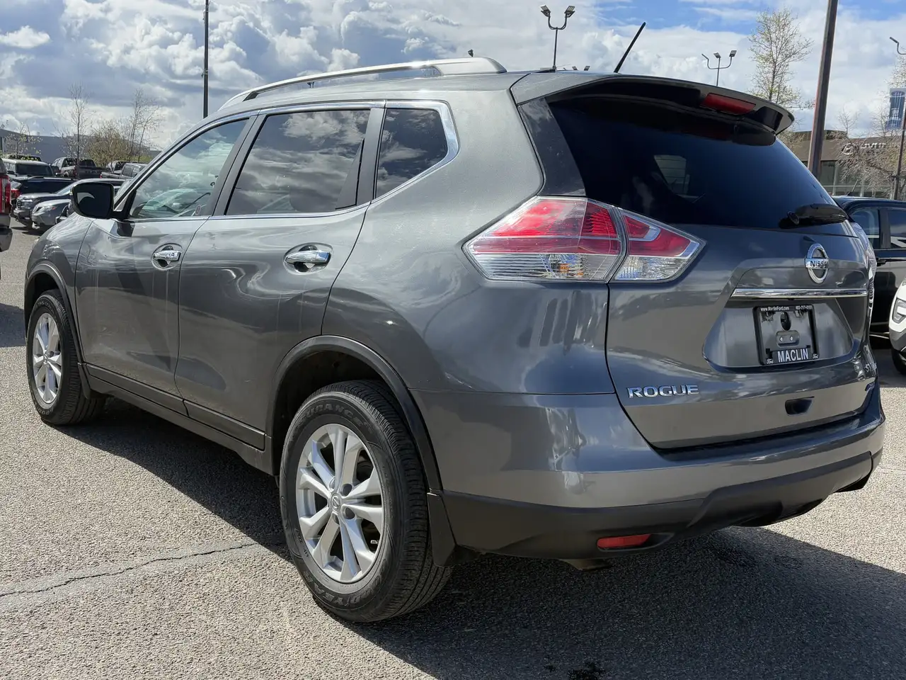 Nissan Rogue снимка Nissan Rogue