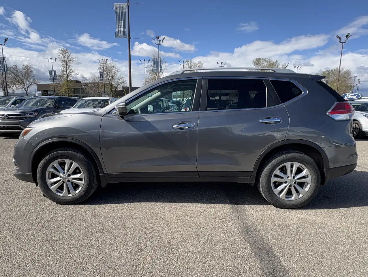 Nissan Rogue снимка Nissan Rogue