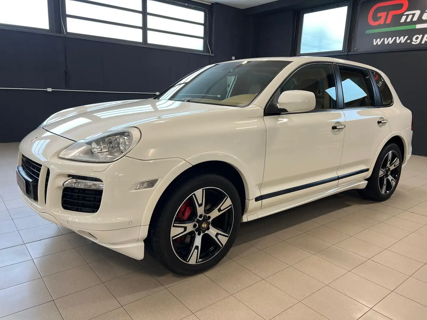 Porsche Cayenne GTS 4.8 405CV   BIANCA & BEIGE ! SERVICE PORSCHE ! Bianco - 2