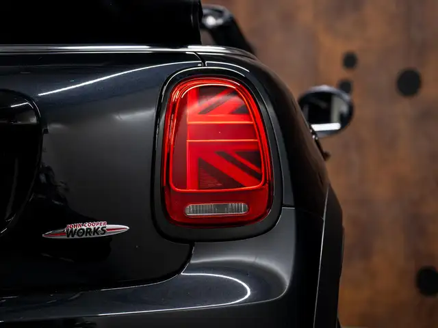 Mini Cooper view 13