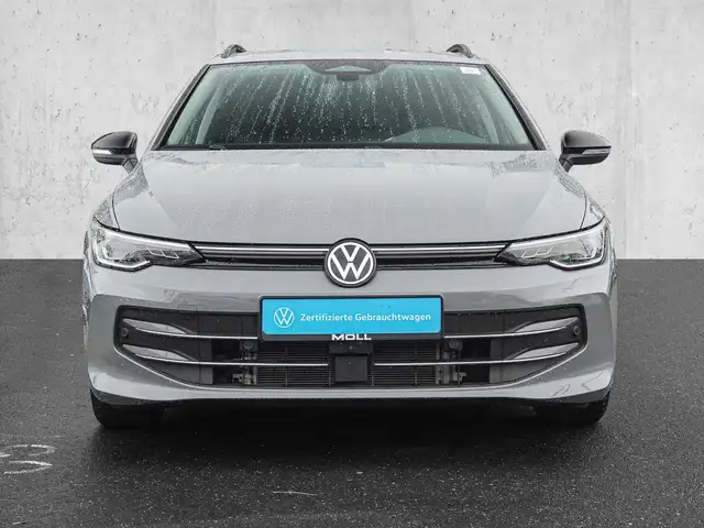 Volkswagen Golf view 3