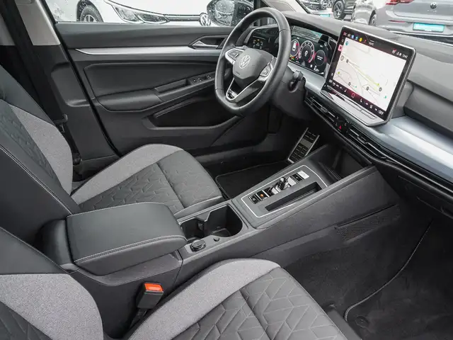 Volkswagen Golf view 8