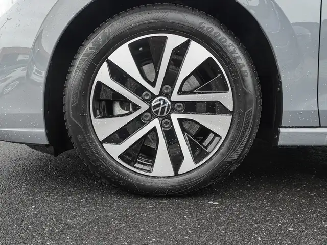 Volkswagen Golf view 7