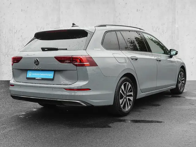 Volkswagen Golf view 4