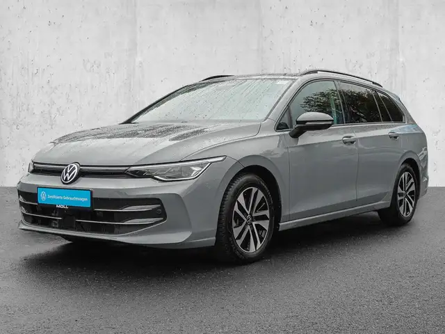 Volkswagen Golf view 2