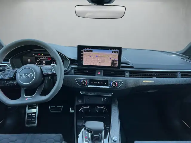Audi RS4 view 8