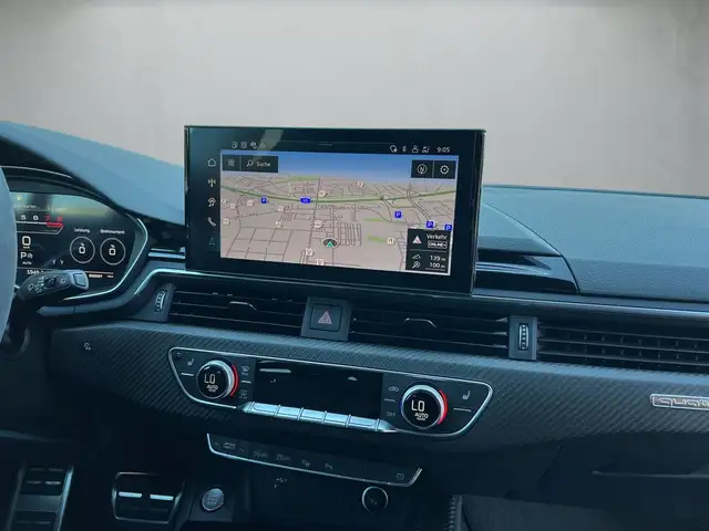 Audi RS4 view 10