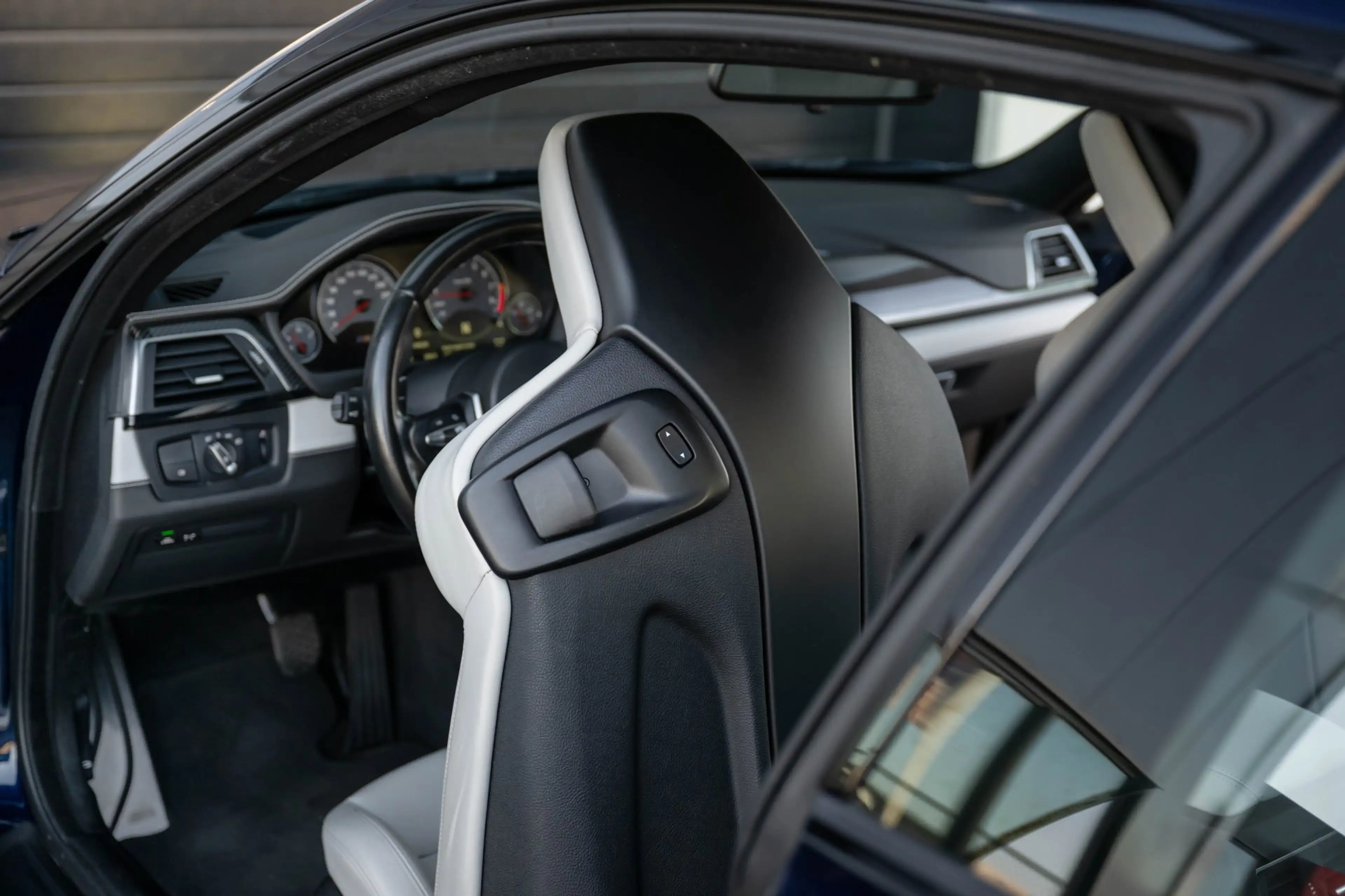 BMW M4 Coupe F82 LCI Carbon|HuD|Keyless|Harman-Kardon|360 — photo 42