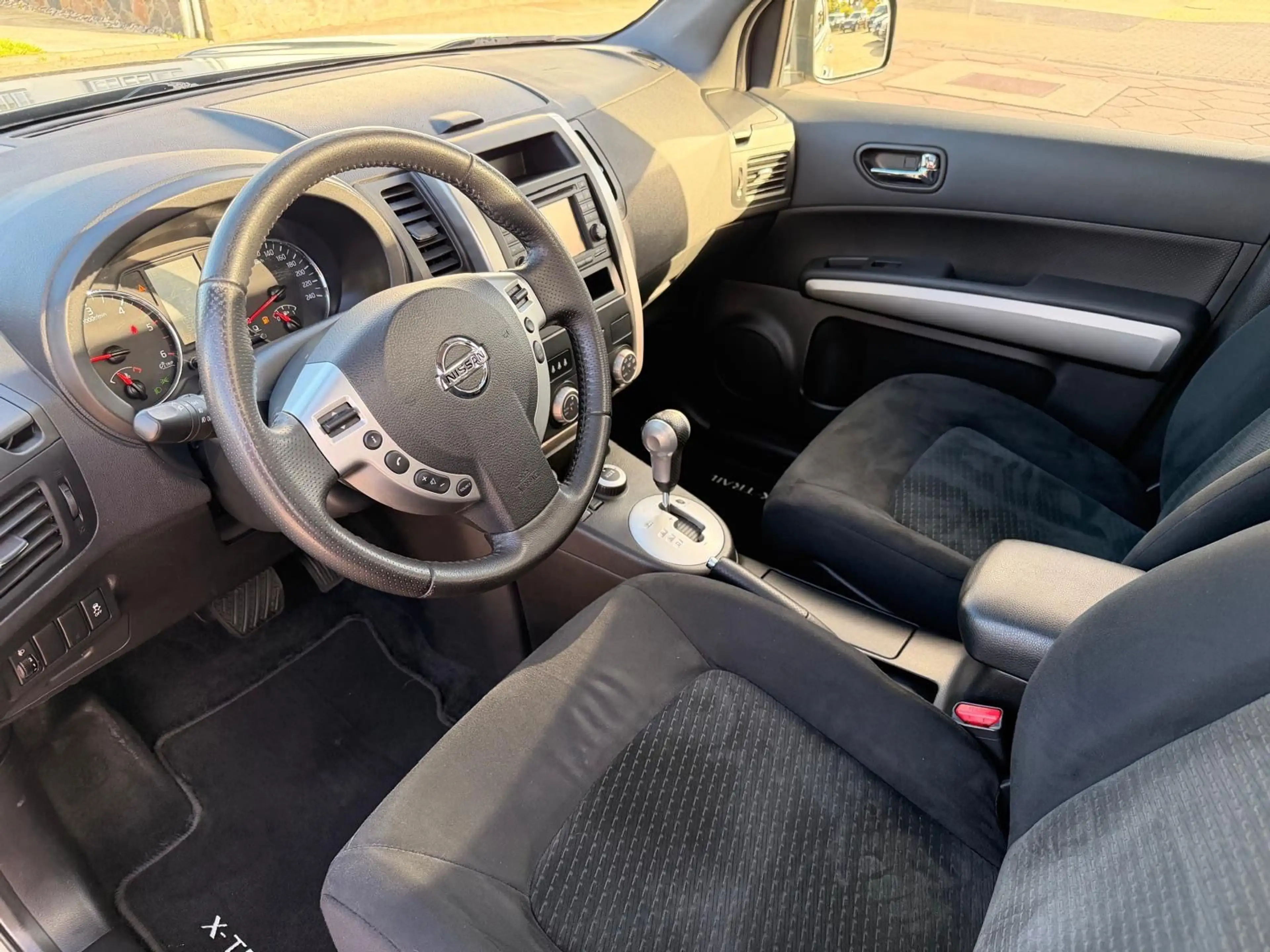 Nissan X-Trail 2.0 dCi Aut. 4x4 I-Way PANO AHK 360 NAVI — photo 12