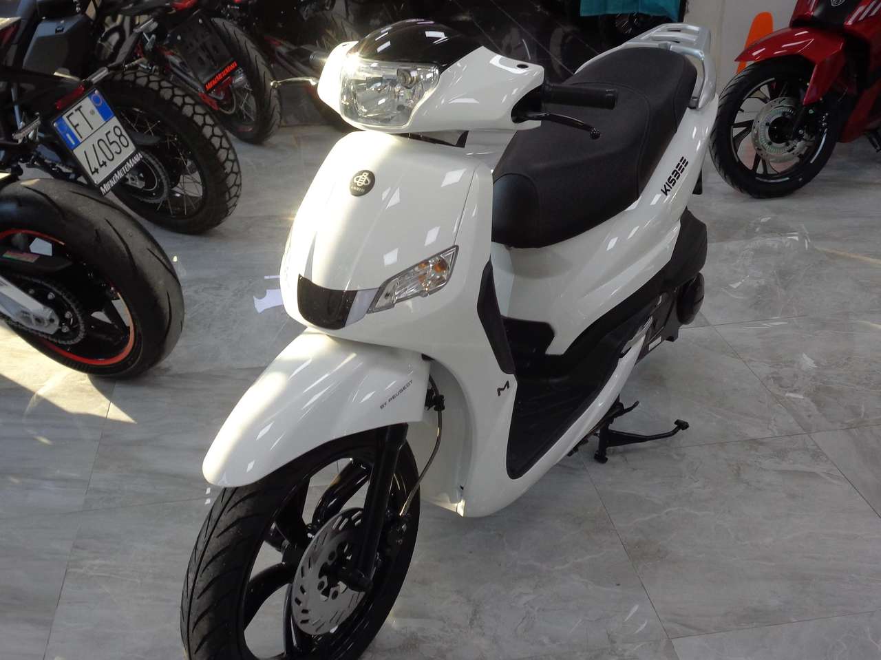 Peugeot Kisbee 125 - PREZZO FC - PARABREZZA E BAULETTO