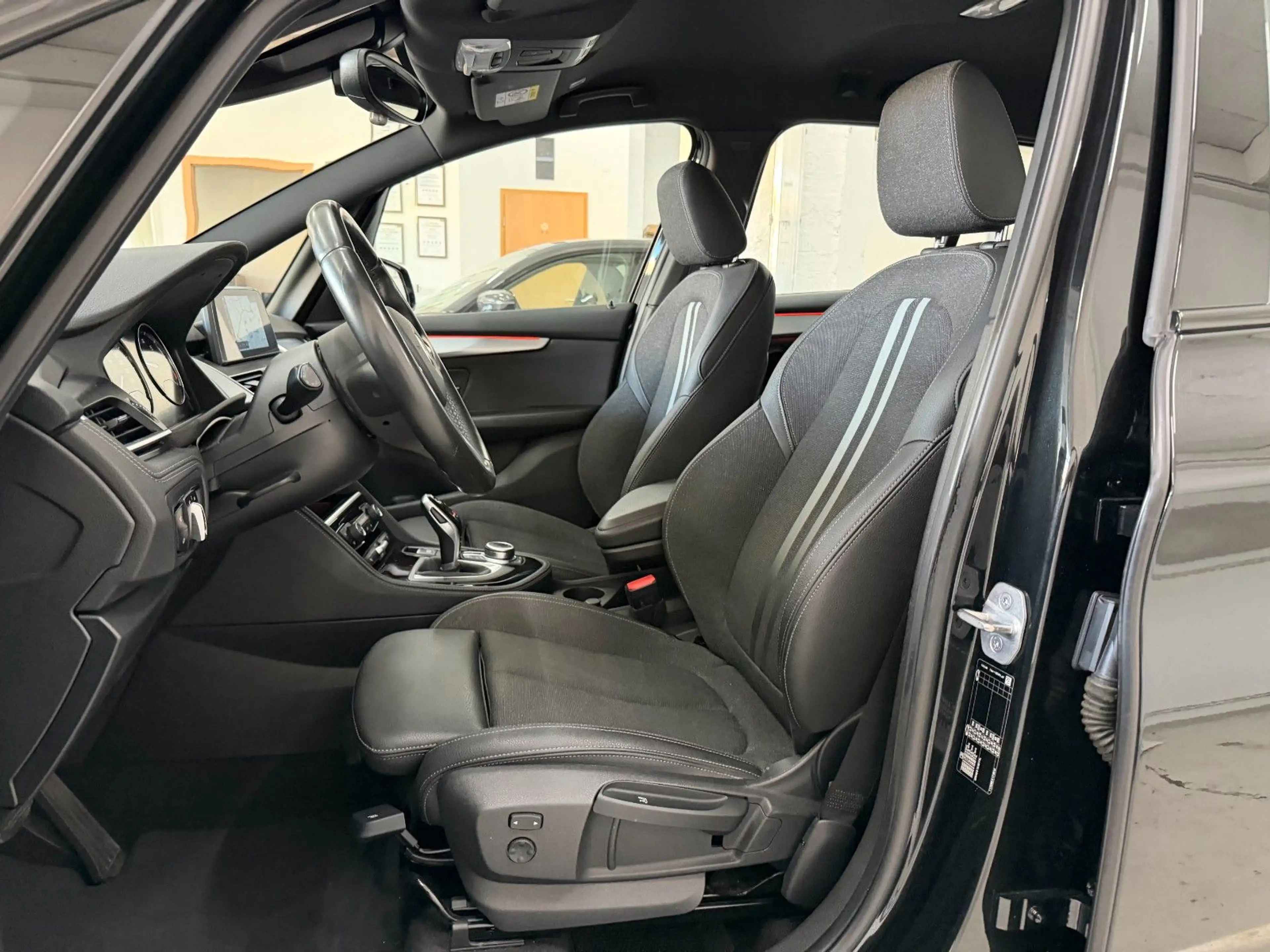 BMW 218 218i Aut. M Sport Navi T-Leder Sitzh. LED — photo 8