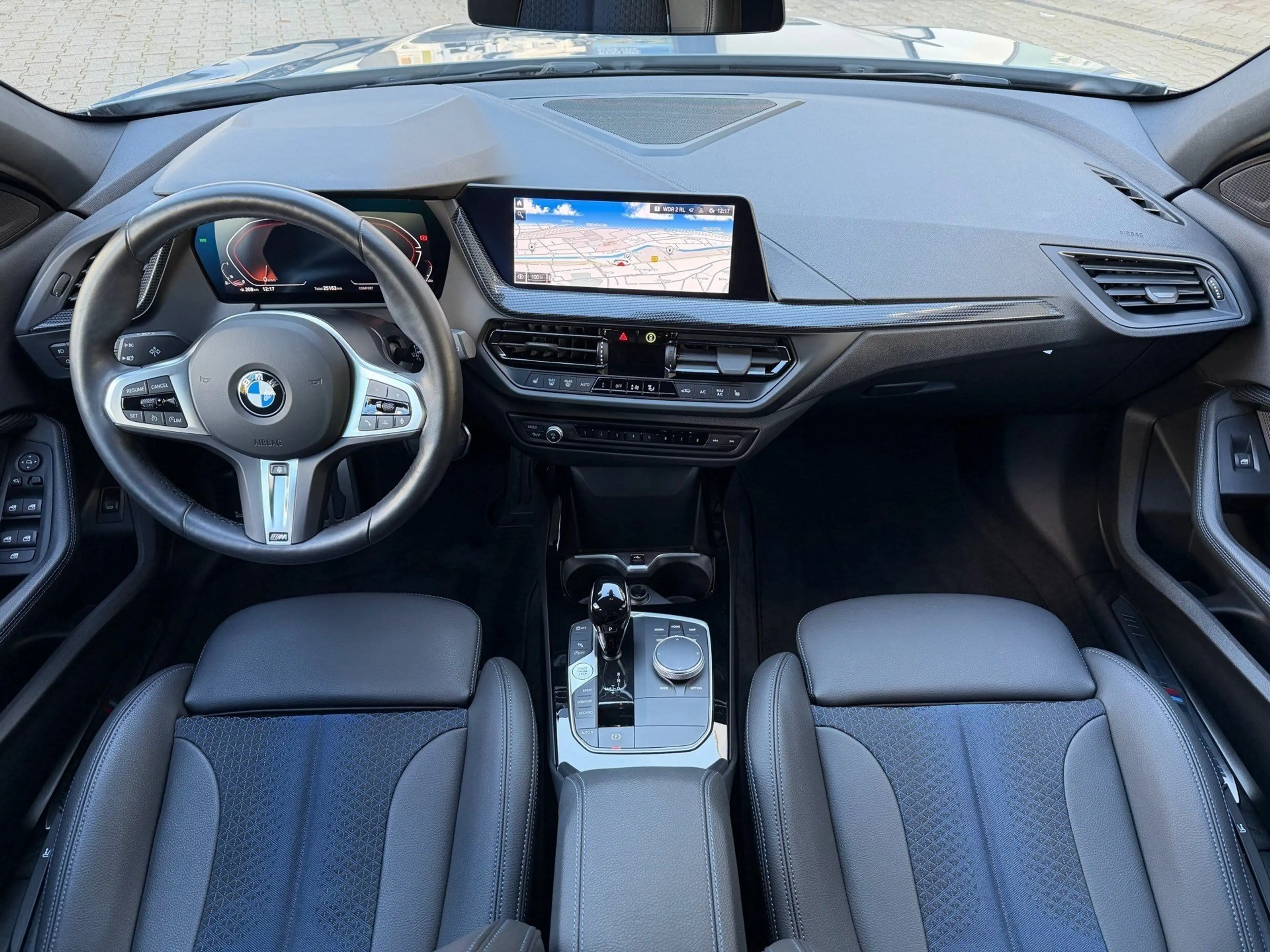 BMW 118 i M Sport LED Aut. LC Prof. Navi PDC DAB Lhz — photo 3