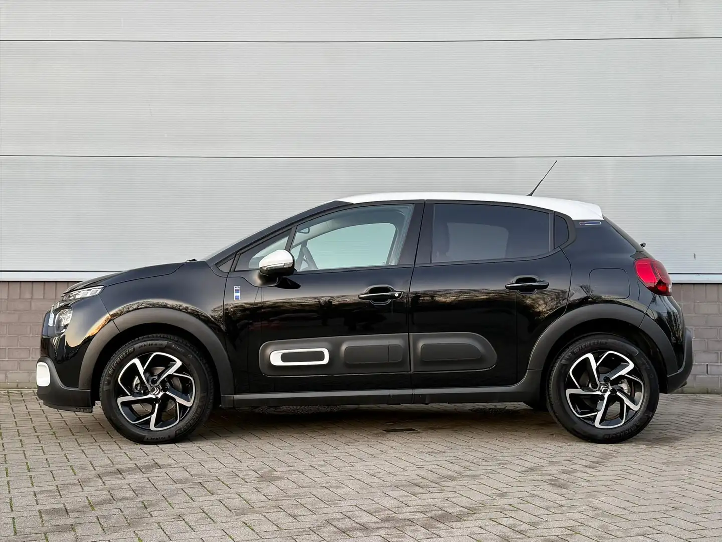 Citroen C3 110 pk Saint James special edition | navi | Apple Schwarz - 2