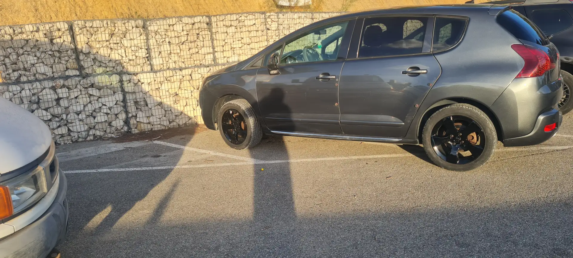 Peugeot 3008 3008 1.6 HDi 112ch FAP BMP6 BLUE LION Business Gris - 1