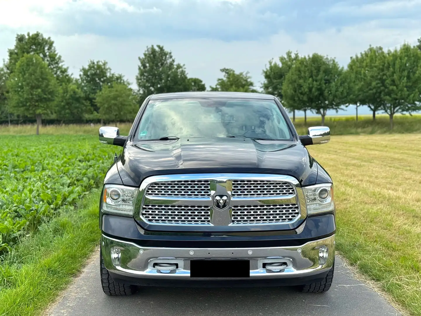 Dodge RAM 1500 5.7 HENK CREW CAB Laramie Unfallfrei 4X4 - 2
