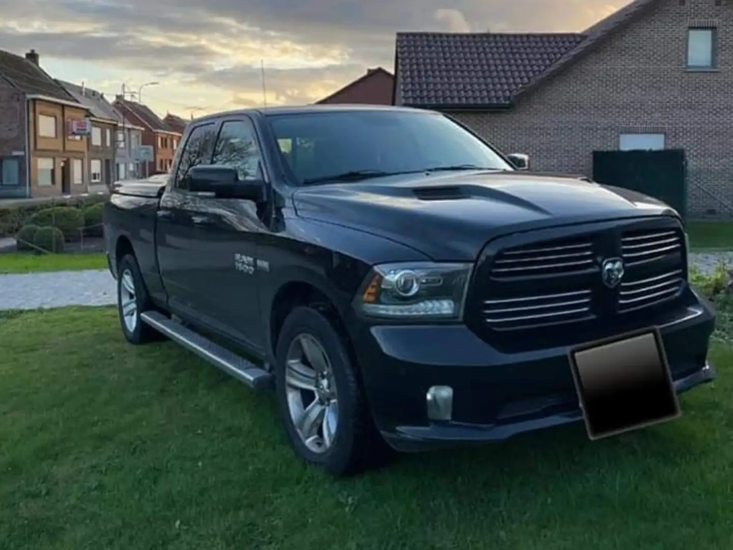 Dodge RAM 1500 - 5,7 Hemi Negro - 1