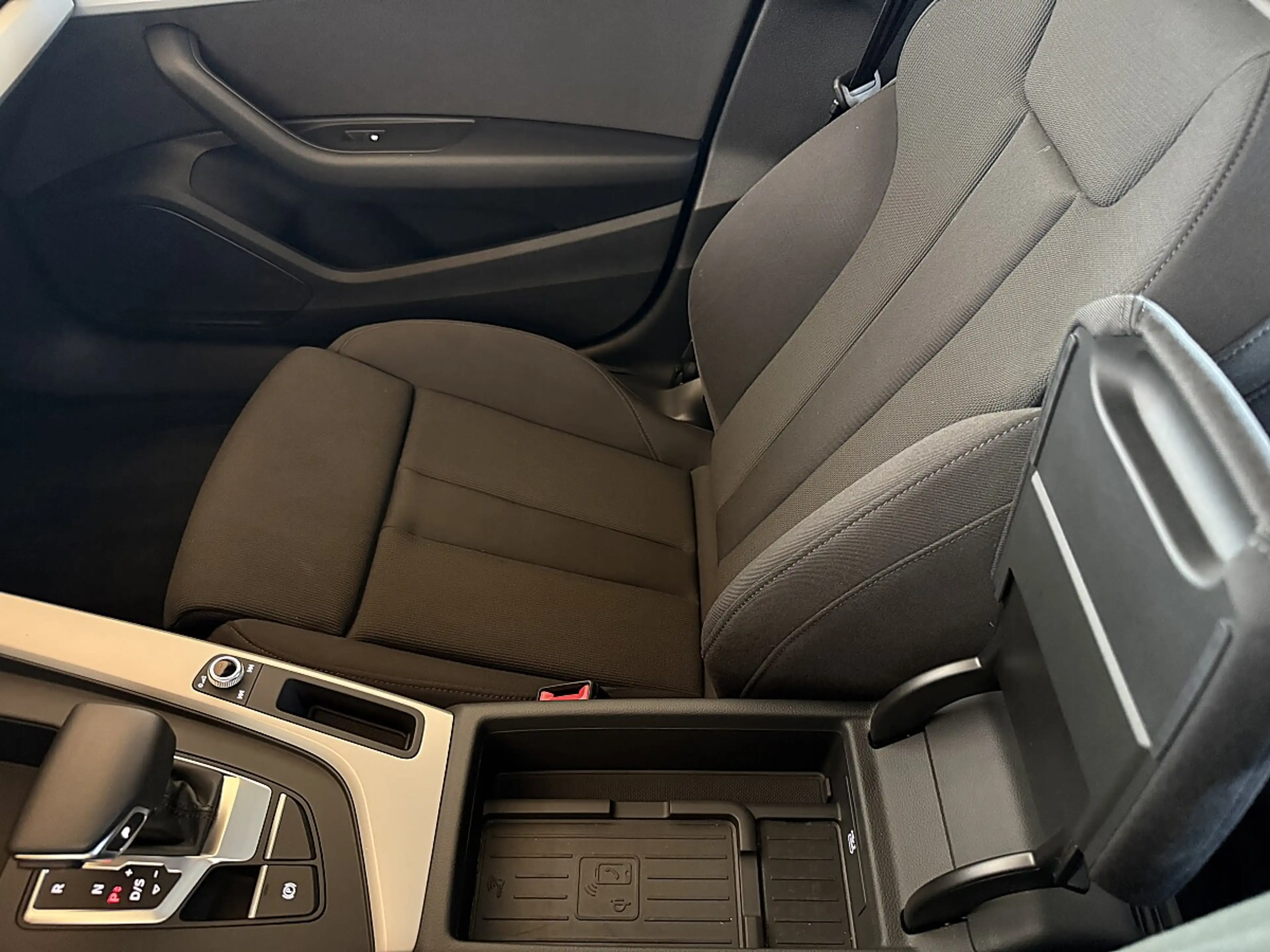 Audi A4 Avant 30 TDI advanced KAMERA*SPORTSITZE*1.BESITZ — photo 24