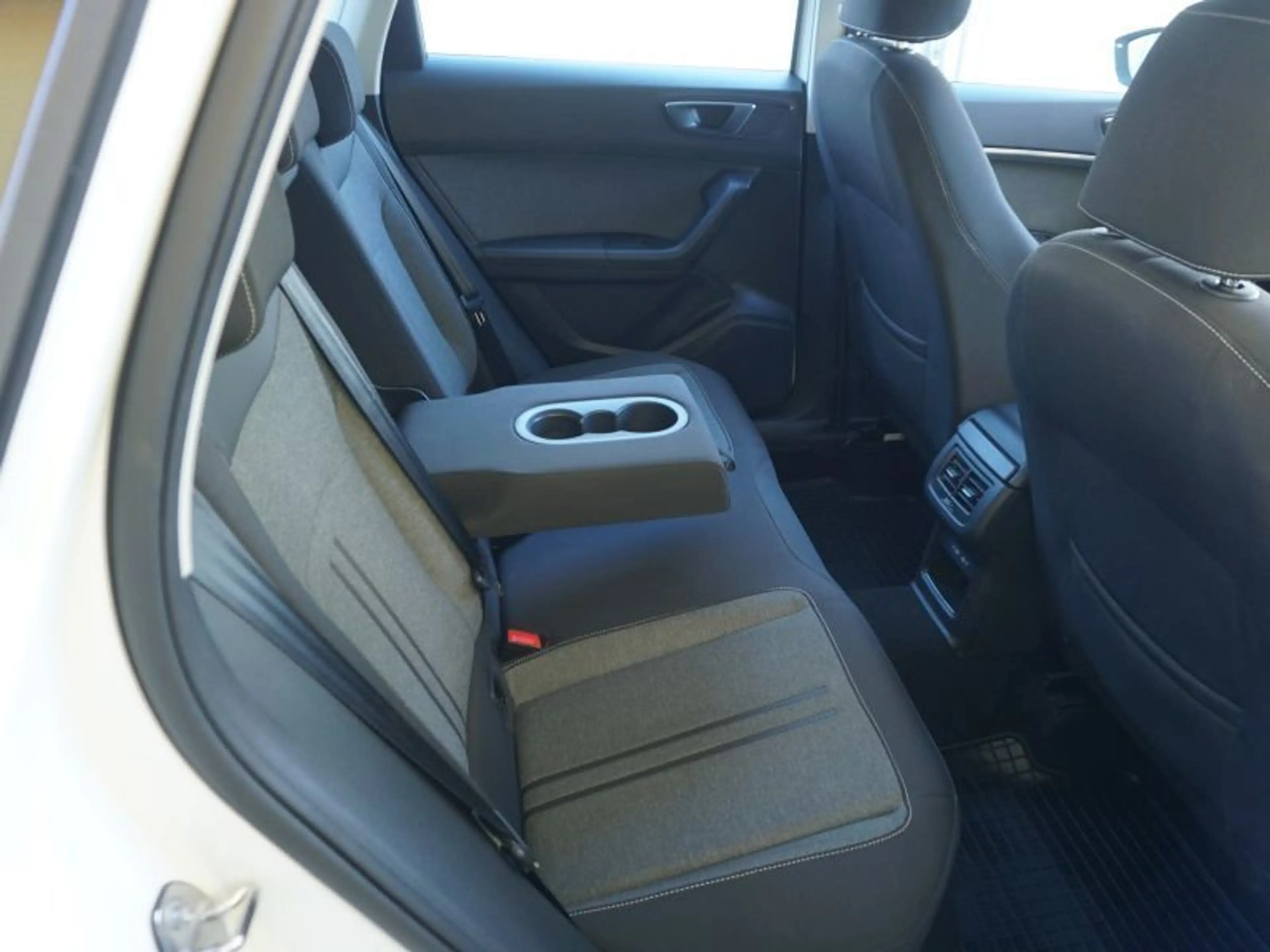 SEAT Ateca 2,0 Style 4WD TDI DSG *ALLRAD+VIRTUAL+LED* — photo 13