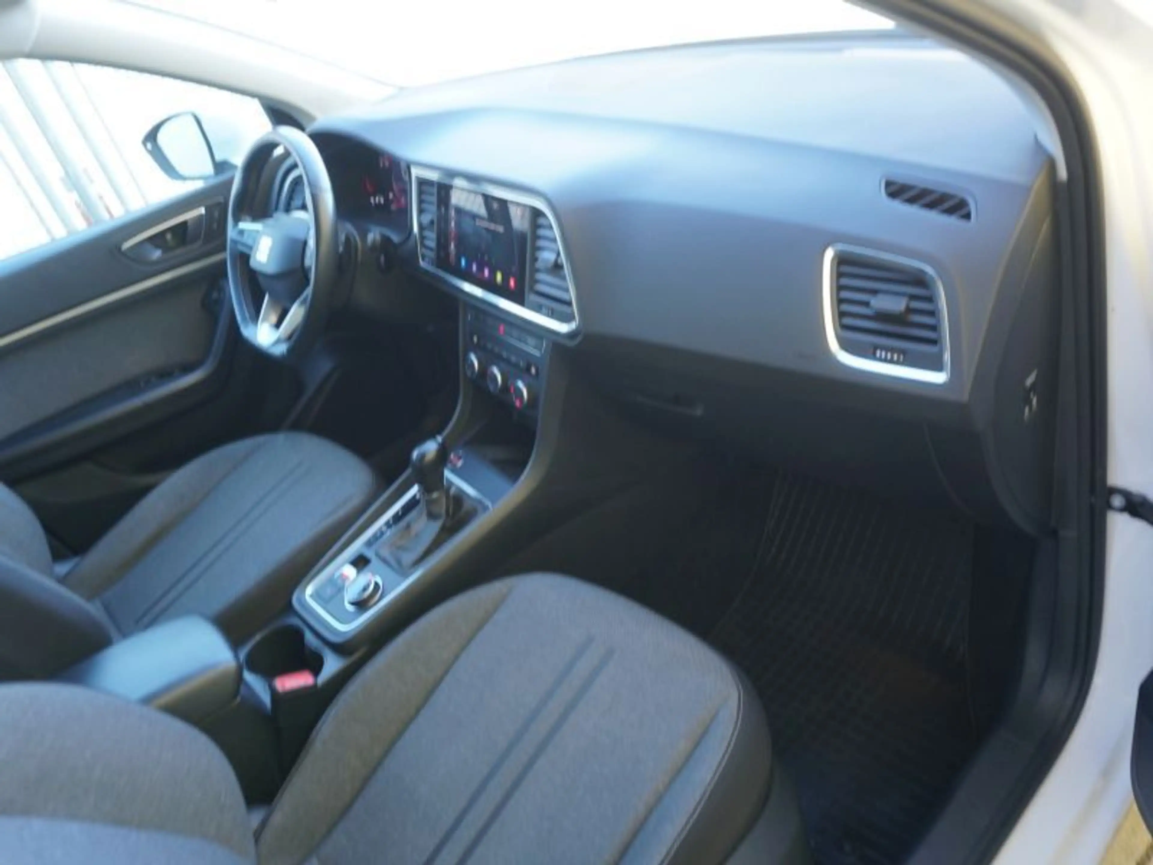 SEAT Ateca 2,0 Style 4WD TDI DSG *ALLRAD+VIRTUAL+LED* — photo 11