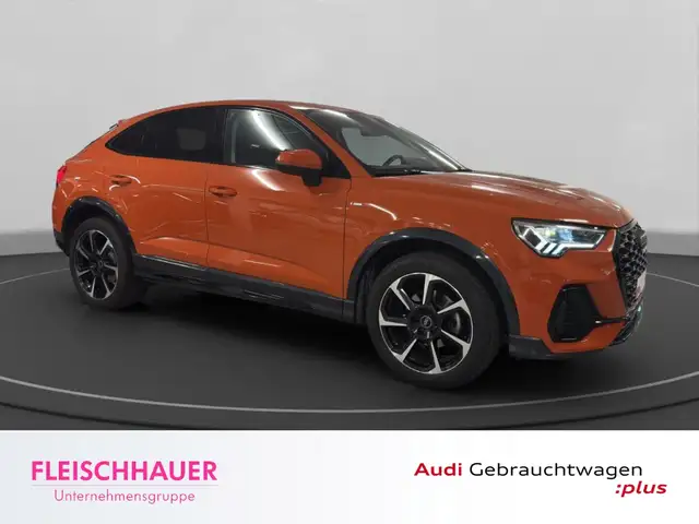 Audi Q3 view 9