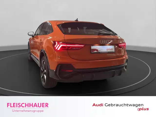 Audi Q3 view 5