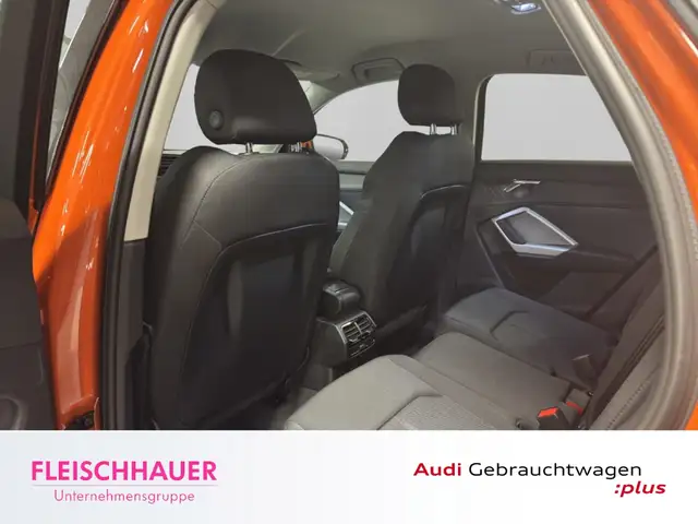 Audi Q3 view 14