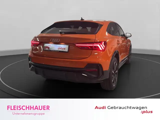 Audi Q3 view 7