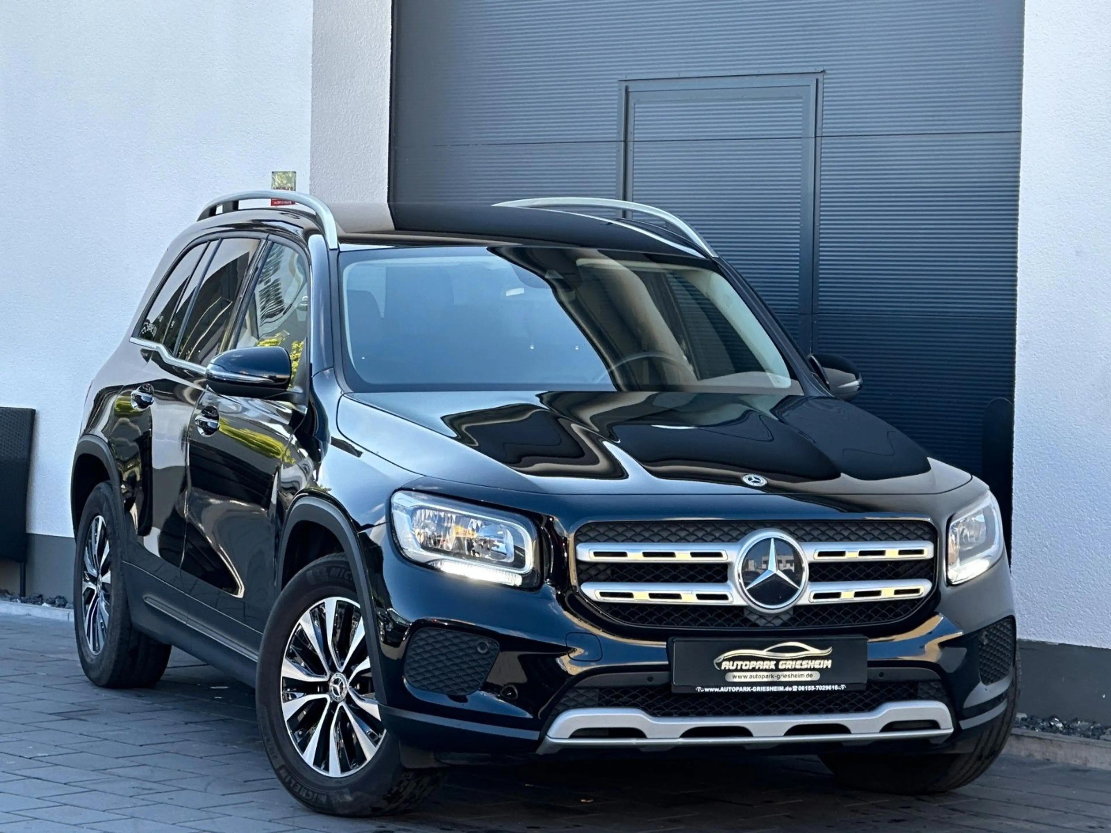 Mercedes-Benz GLB 200 d*STYLE*2HD*NAVI*T.LEDER*AHK*PDC*SHZ*