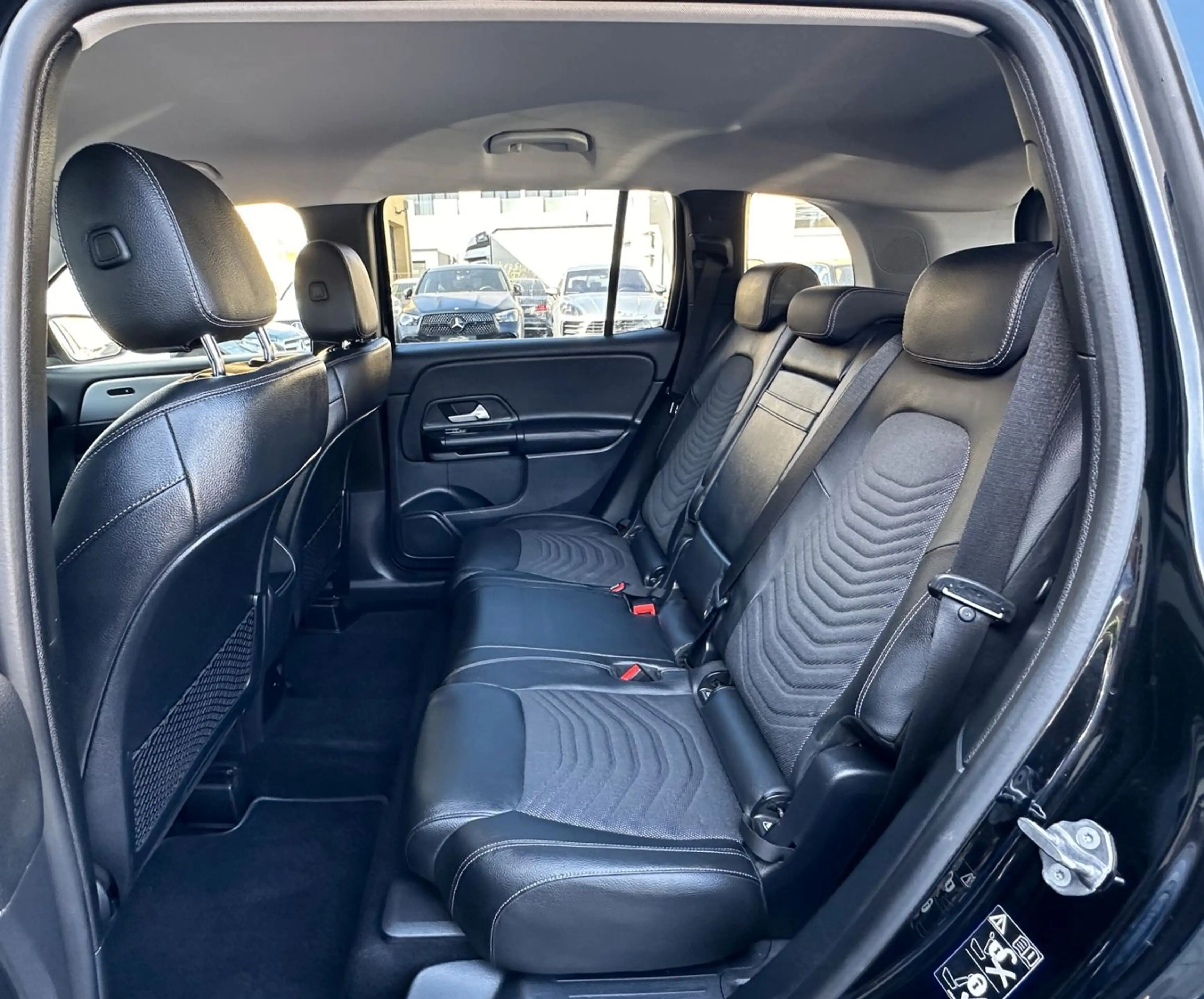 Mercedes-Benz GLB 200 d*STYLE*2HD*NAVI*T.LEDER*AHK*PDC*SHZ* — photo 15