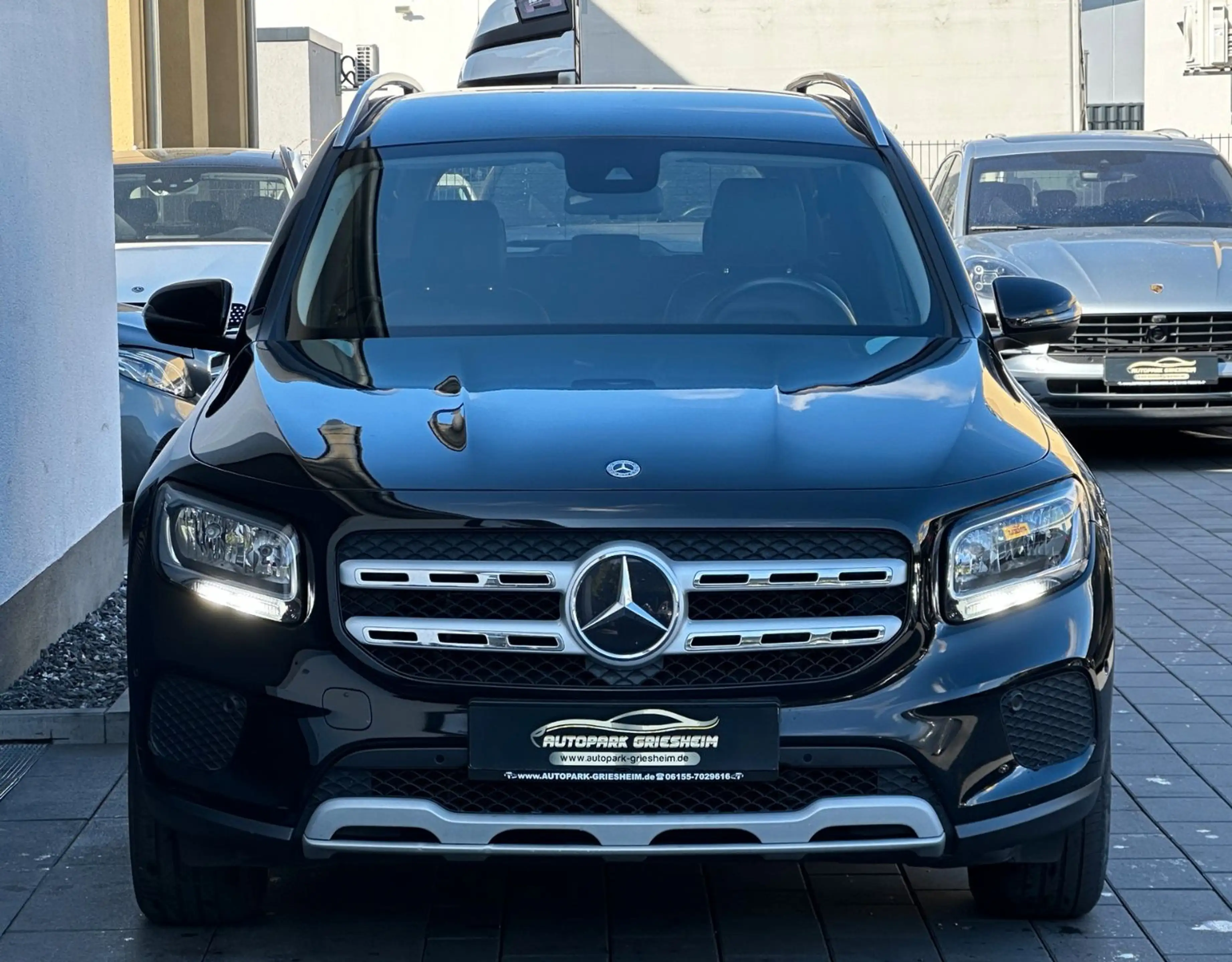 Mercedes-Benz GLB 200 d*STYLE*2HD*NAVI*T.LEDER*AHK*PDC*SHZ* — photo 2