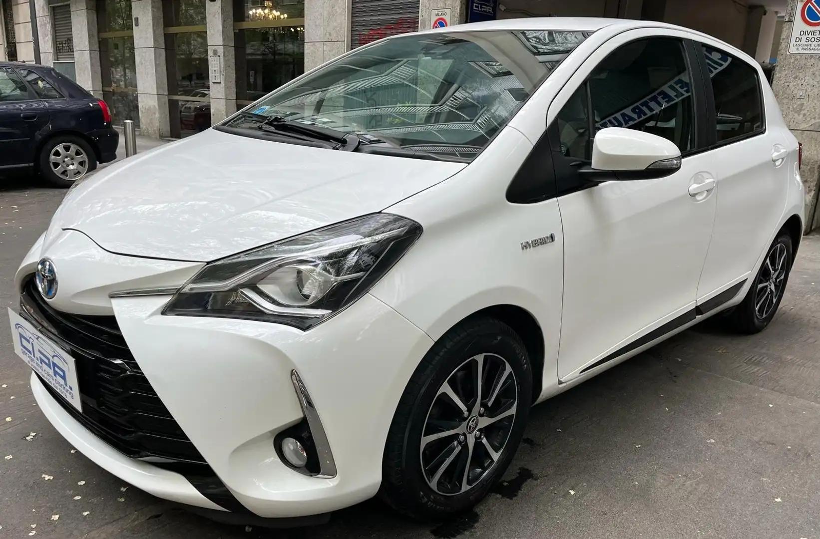 Toyota Yaris Yaris 5p 1.5h Active my18 Wit - 1