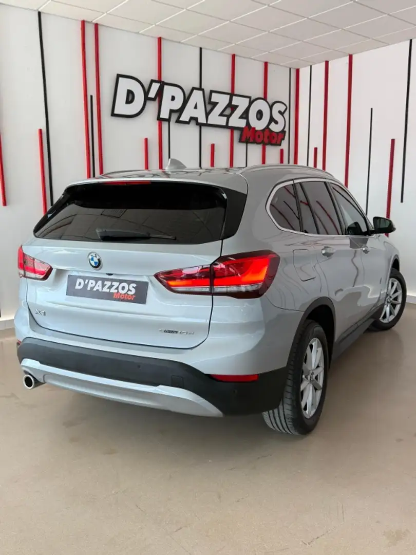 BMW X1 sDrive 16d Business Gris - 2