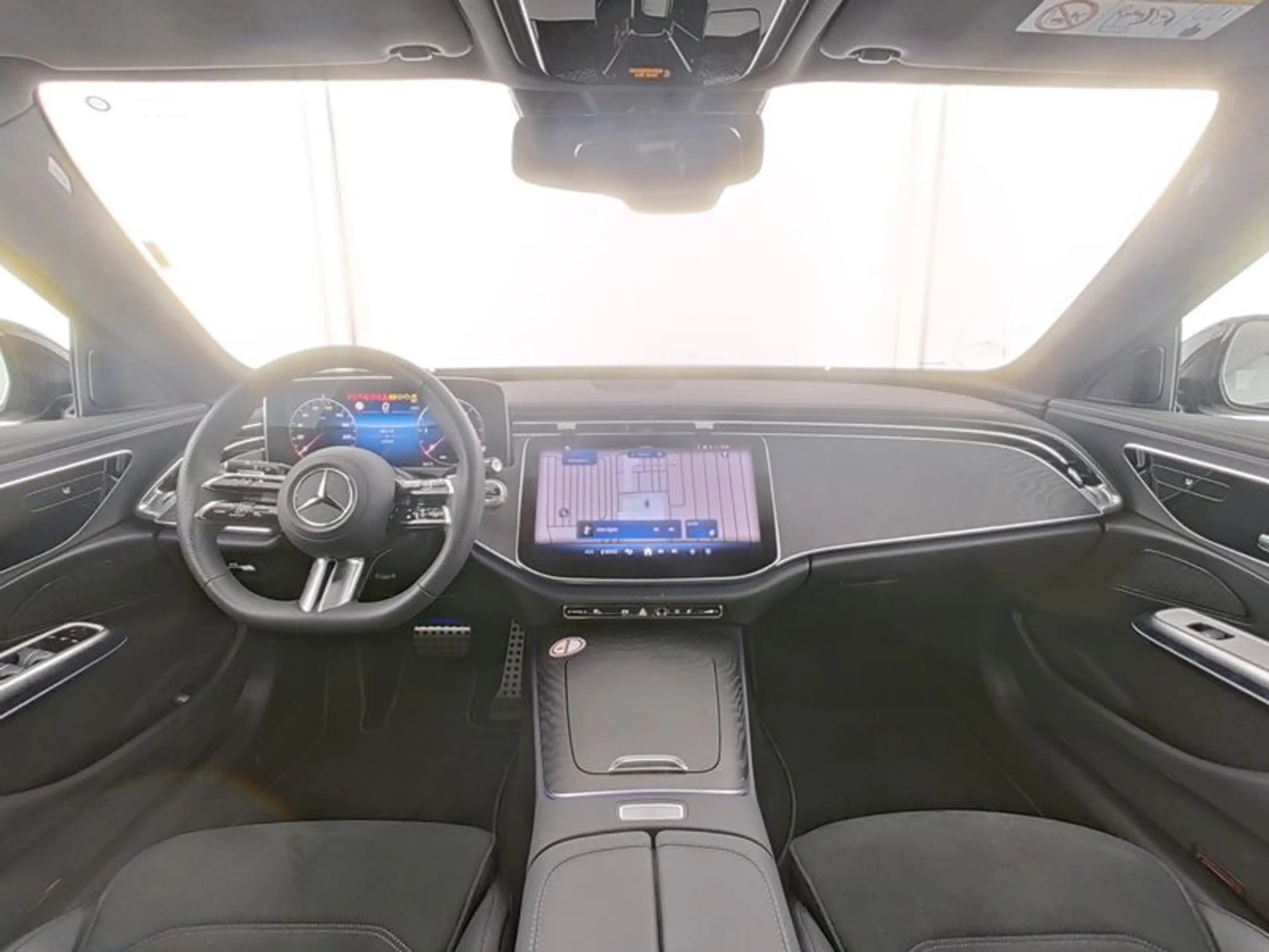 Mercedes-Benz E 220 d T AMG AHK/LED/DIST/KEYL/TW/RFK/WP — photo 8