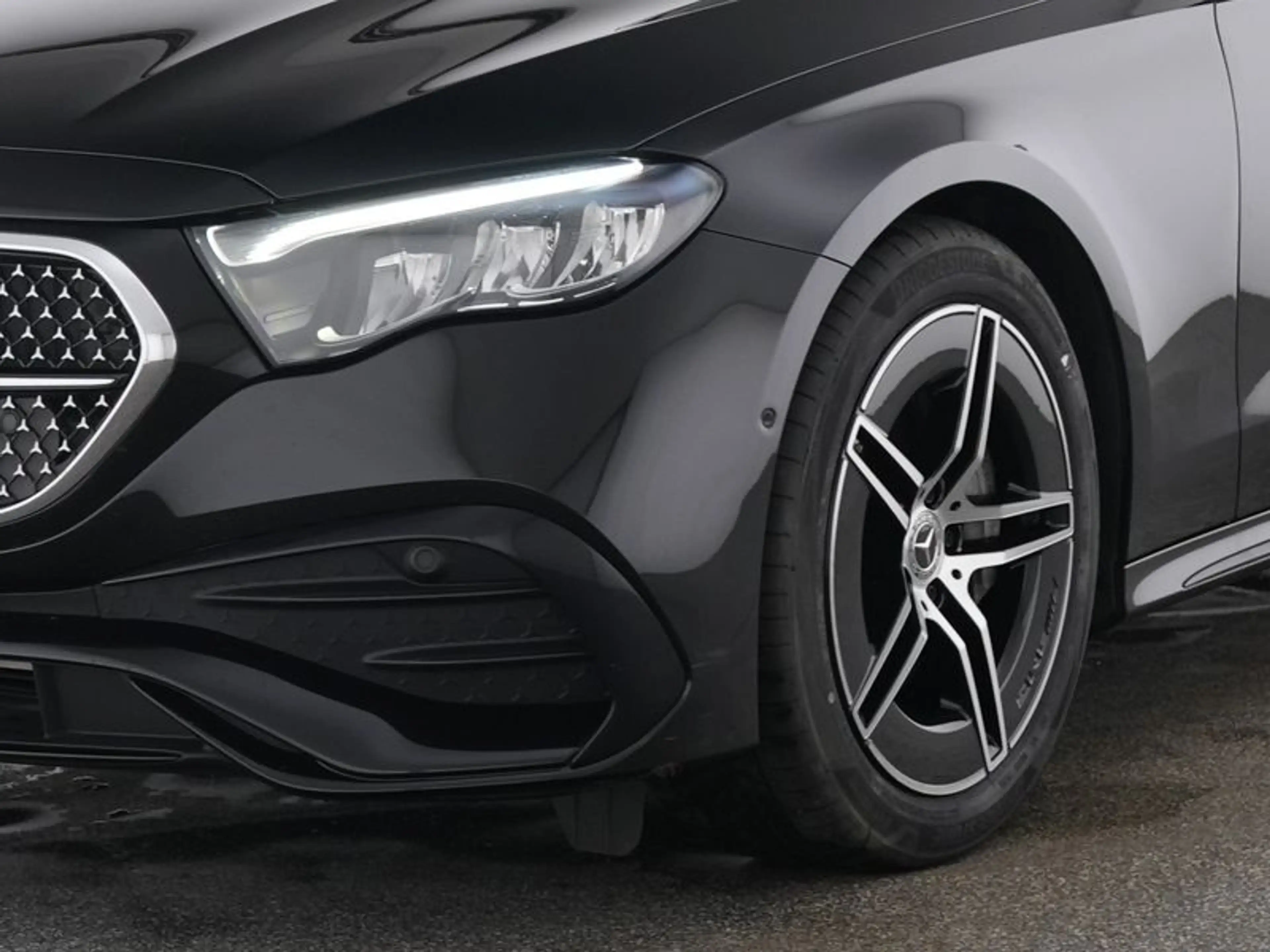 Mercedes-Benz E 220 d T AMG AHK/LED/DIST/KEYL/TW/RFK/WP — photo 9
