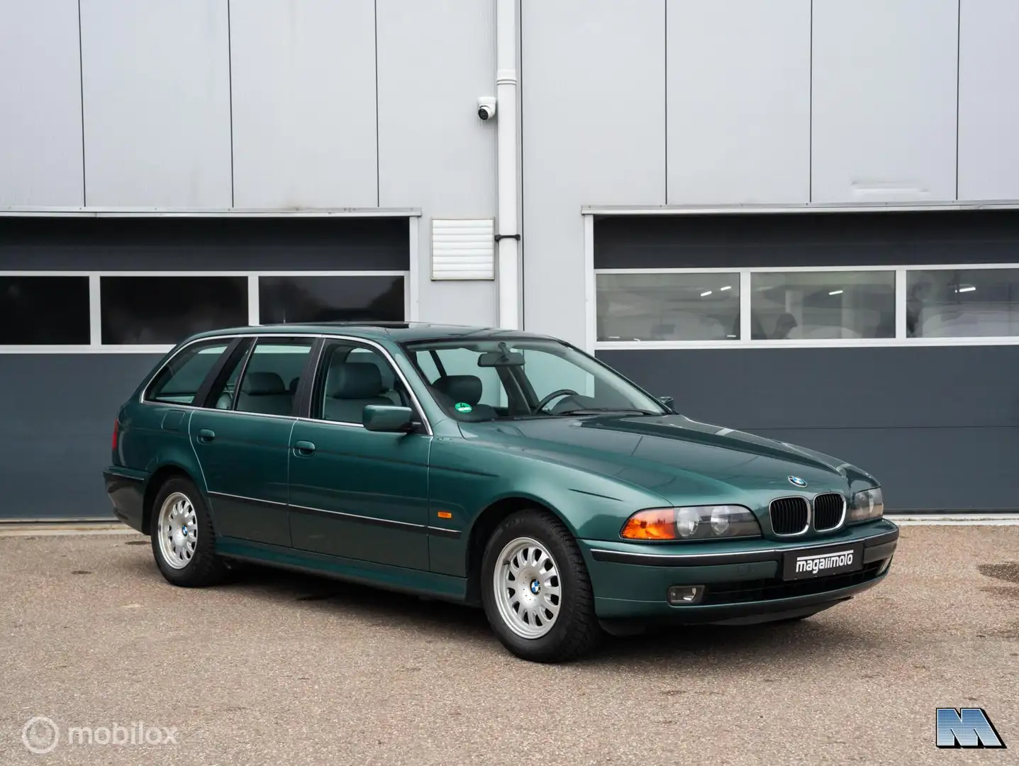 BMW 523 5-serie Touring 523i E39 l 2e eig l Erg netjes l L Groen - 1