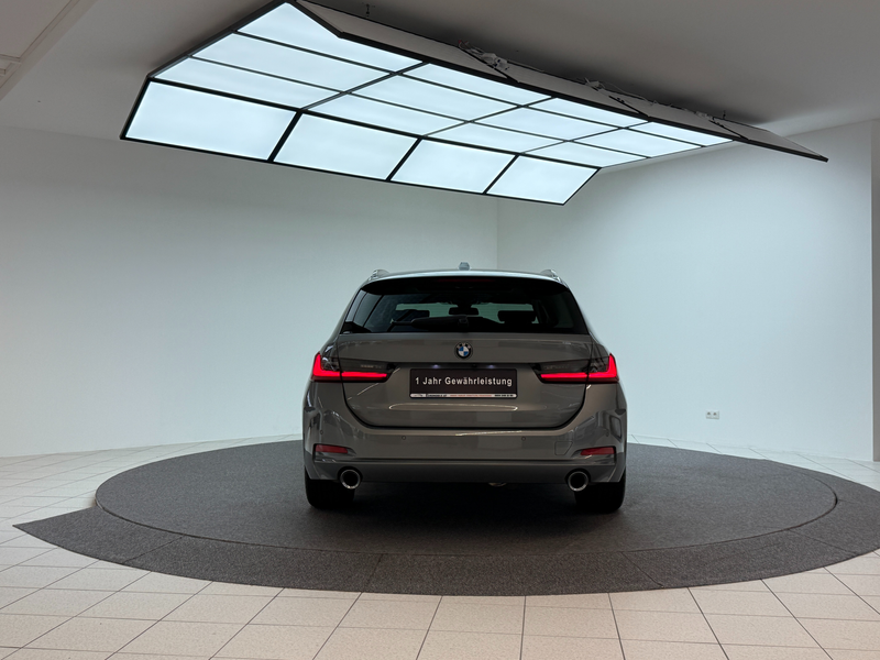 BMW 320 d xDrive *PANO*RFK*AHK*STHZG*LEDER*H&K*LR-HZG*LED* — photo 6