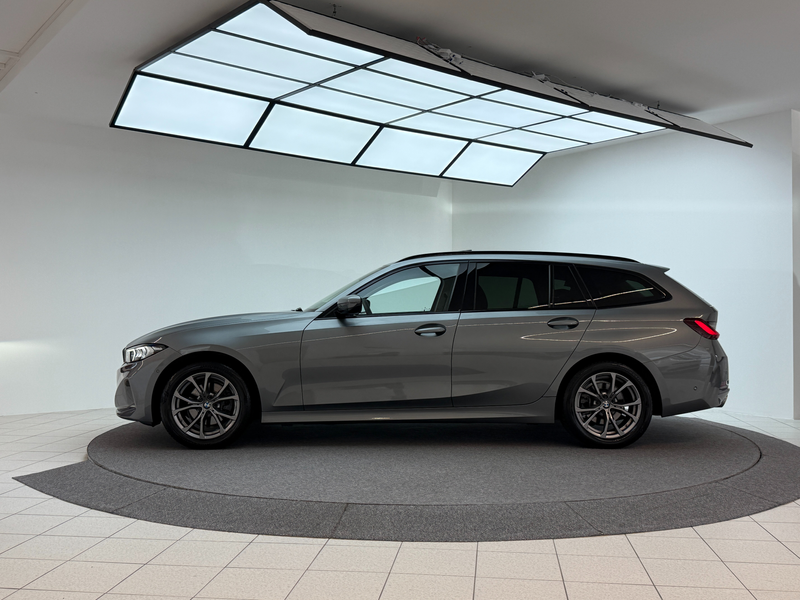 BMW 320 d xDrive *PANO*RFK*AHK*STHZG*LEDER*H&K*LR-HZG*LED* — photo 4
