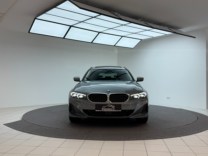 BMW 320 d xDrive *PANO*RFK*AHK*STHZG*LEDER*H&K*LR-HZG*LED* — photo 10