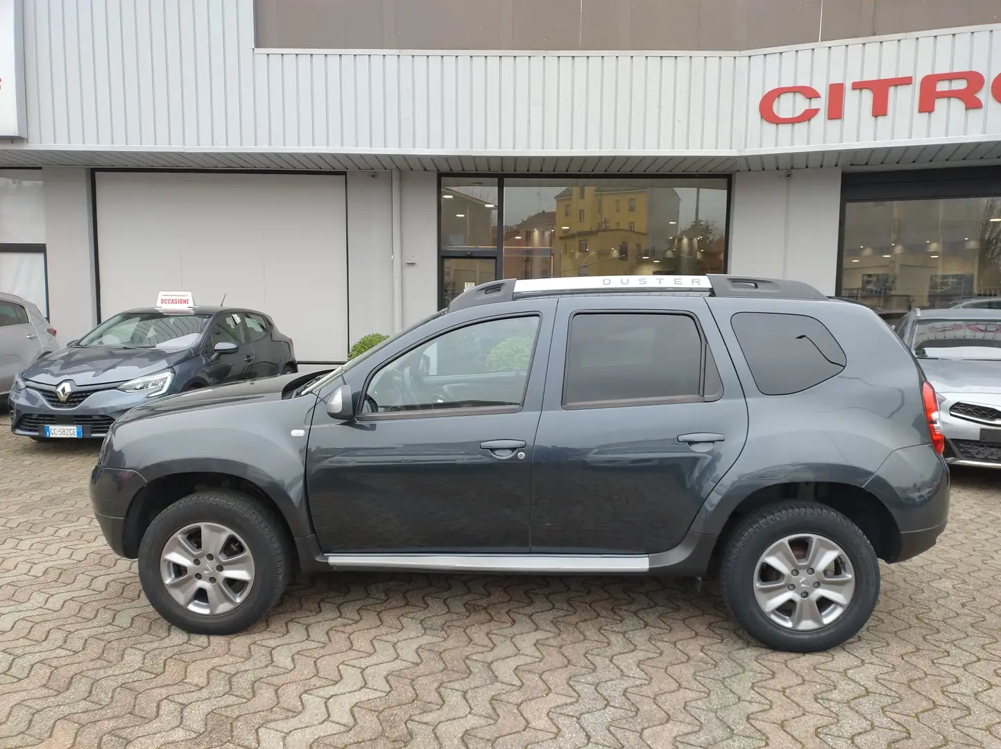 Dacia Duster 1.6 Brave2 Gpl 4x2 - Garanzia fino 24 mesi Szürke - 2