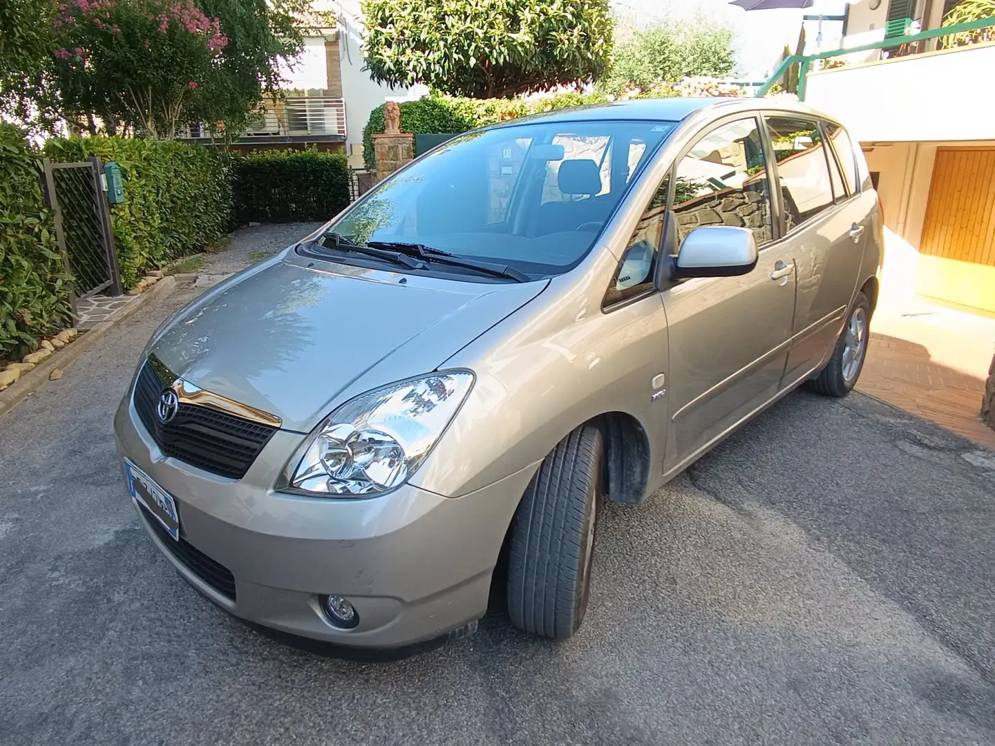 Toyota Corolla Verso Oro - 1