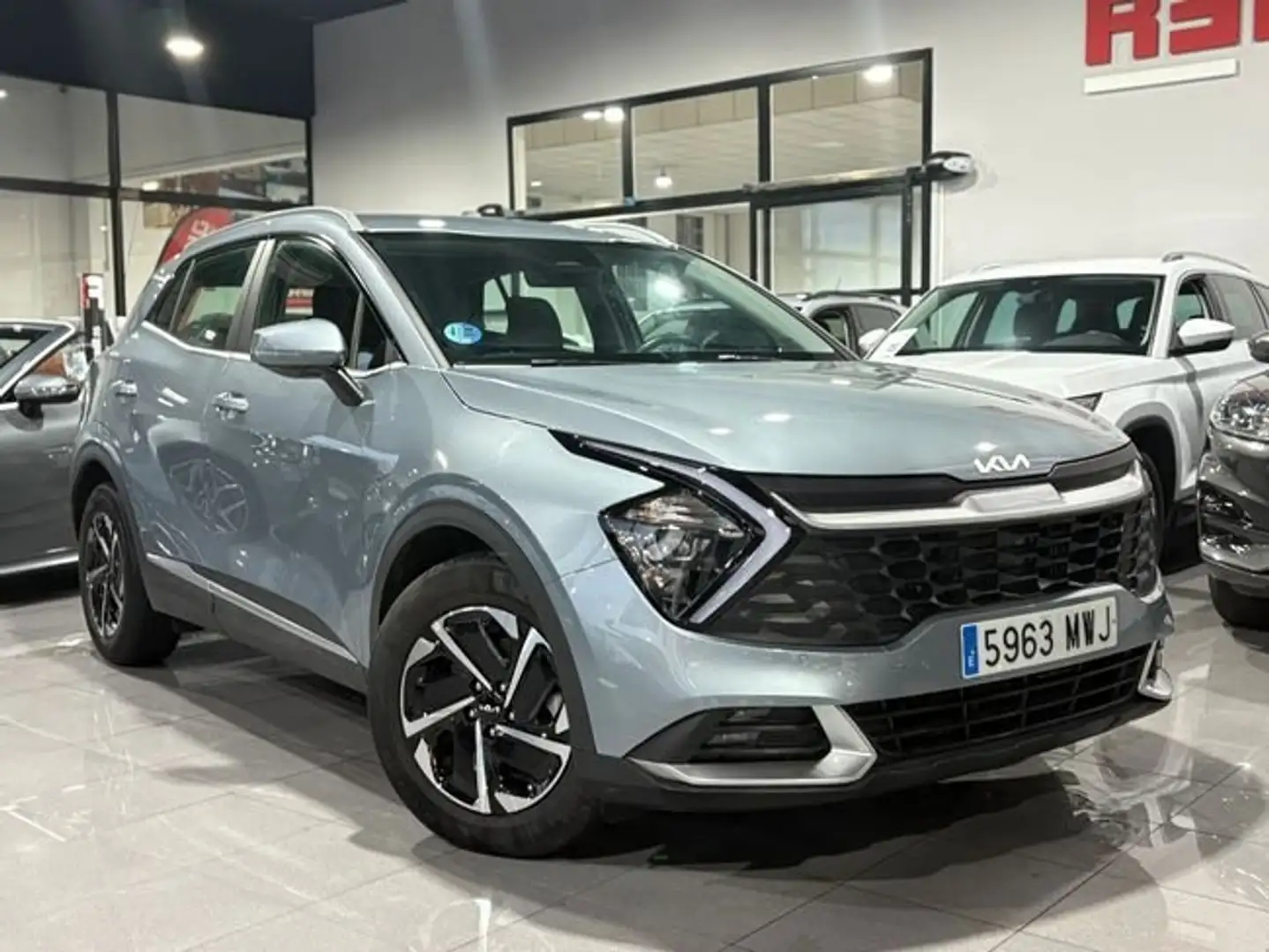 Kia Sportage 1.6 T-GDI HEV 158KW (215CV) DRIVE 4X2 Negro - 2
