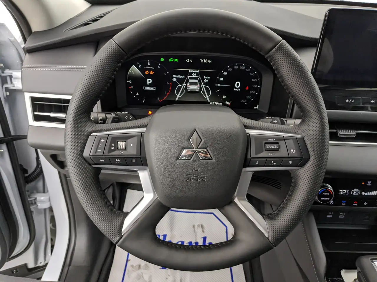 Mitsubishi Outlander снимка Mitsubishi Outlander