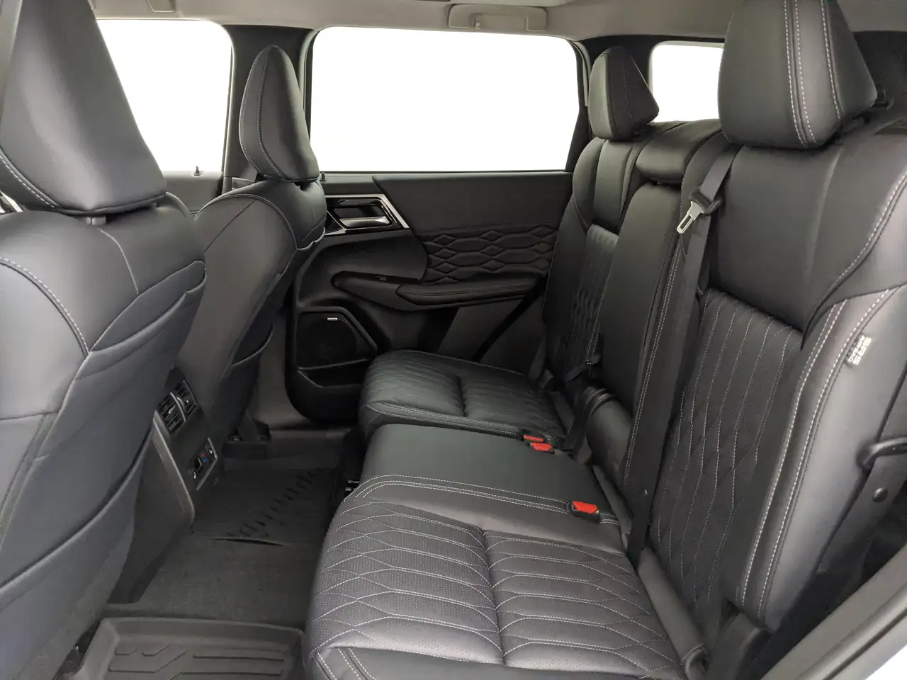 Mitsubishi Outlander снимка Mitsubishi Outlander