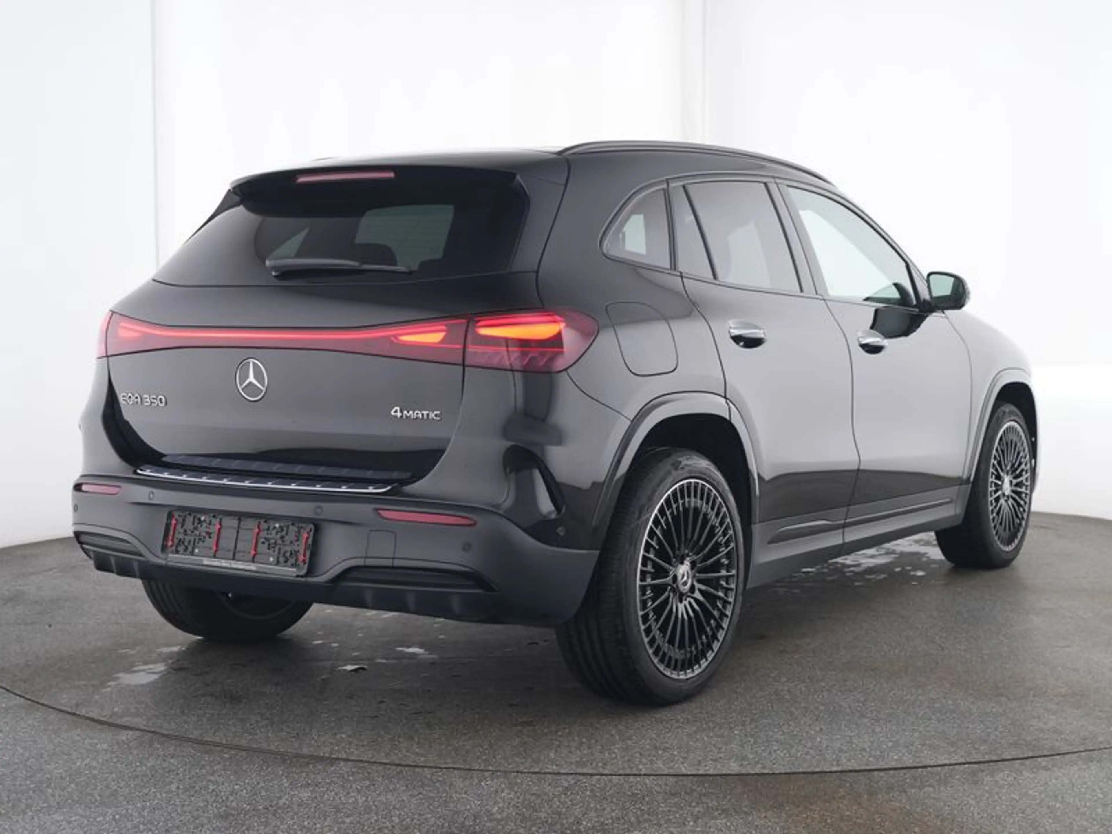 Mercedes-Benz EQA 350 4M AMG-Sport/Pano/Burm/Night/Distr/20' — photo 3