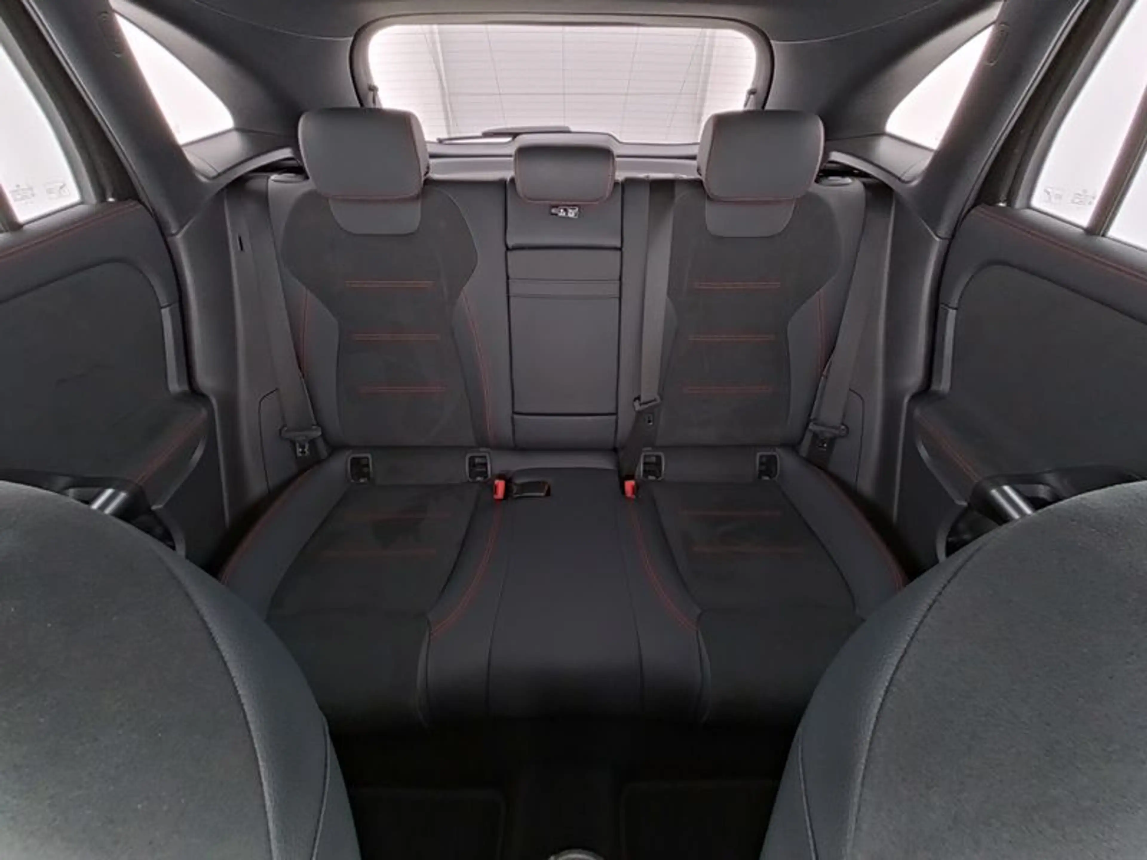 Mercedes-Benz EQA 350 4M AMG-Sport/Pano/Burm/Night/Distr/20' — photo 10