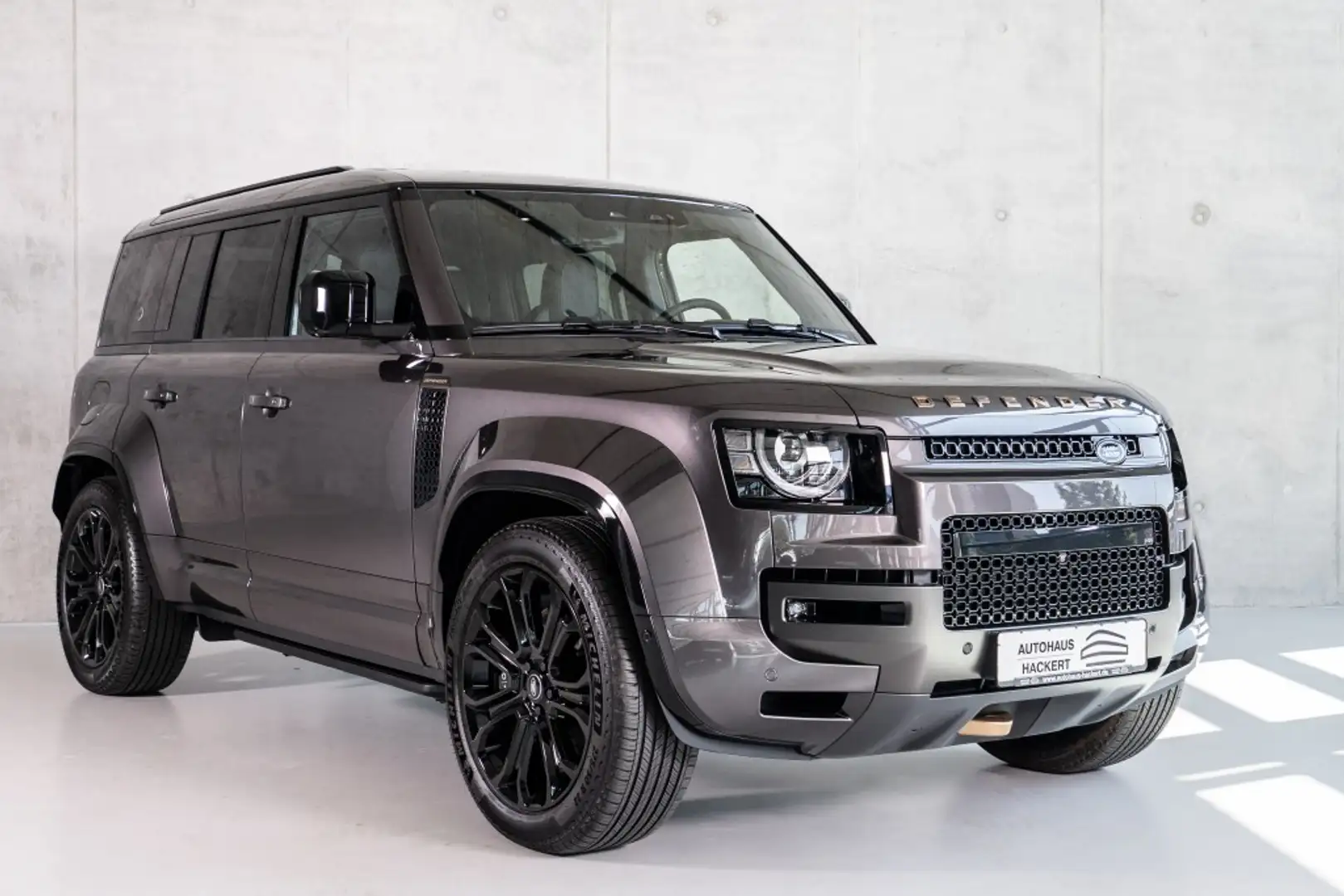Land Rover Defender OctaP635 AHK 110 ON STOCK! 2025 Grau - 1